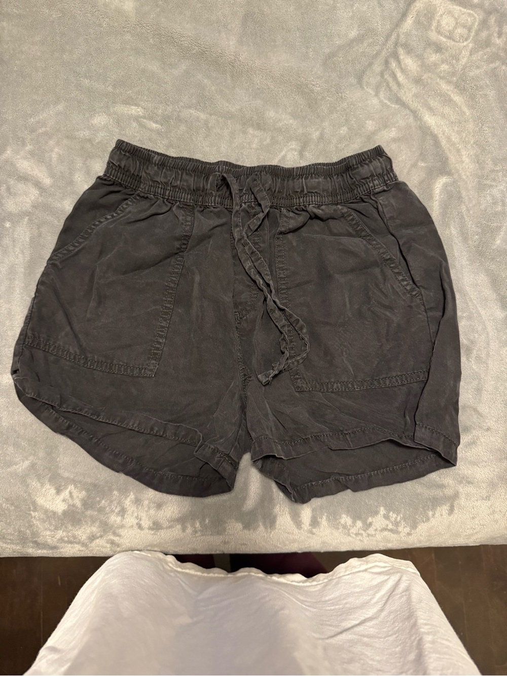 Silver Jeans black elastic waist shorts